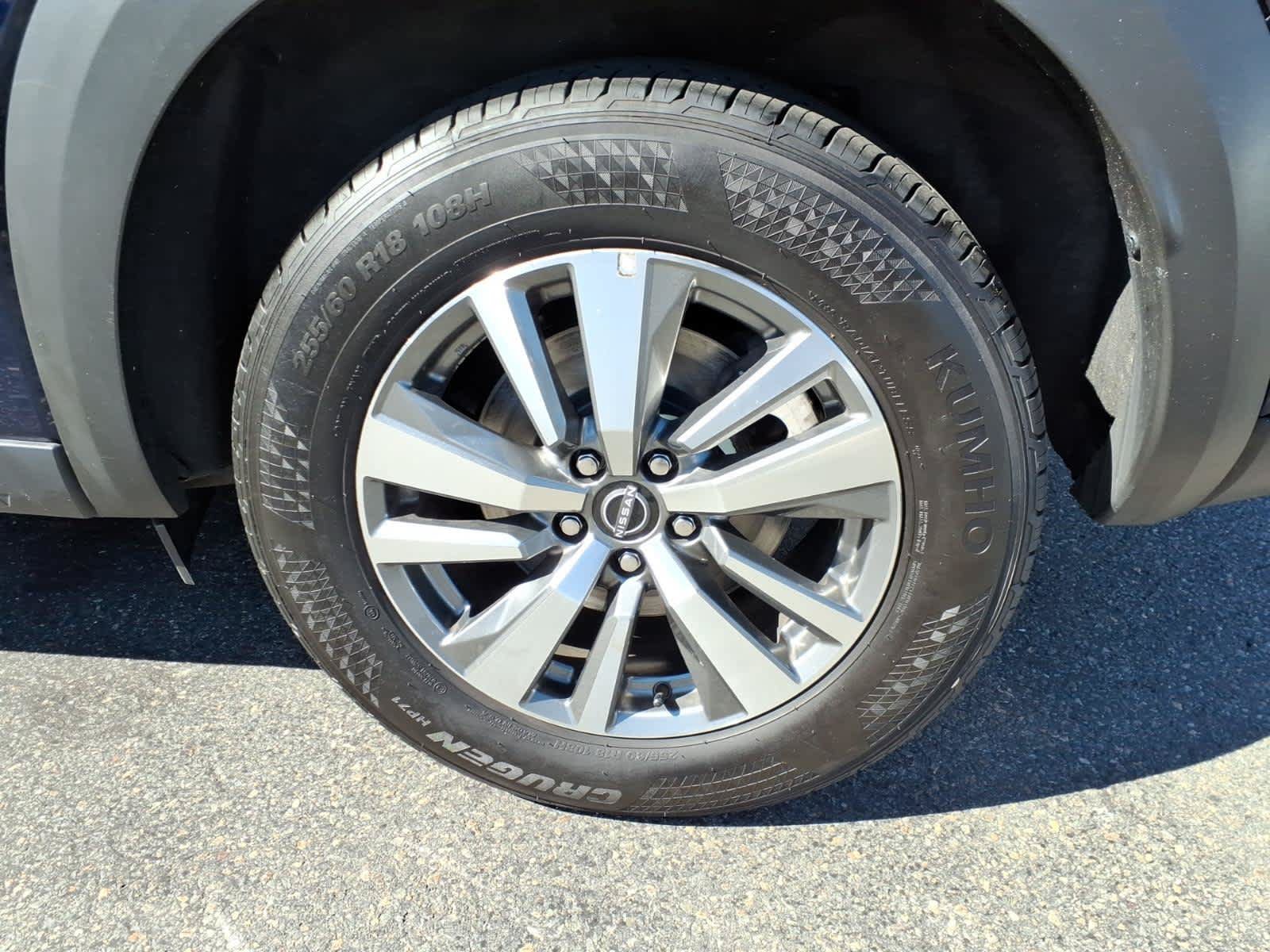 Used 2025 Nissan Pathfinder SL AWD/4WD image 9
