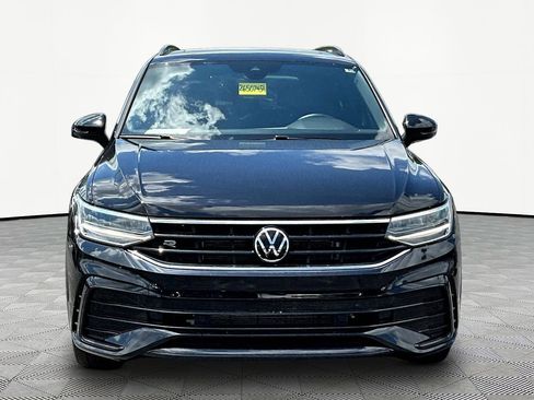 Used 2024 Volkswagen Tiguan SE R-Line AWD/4WD image 2