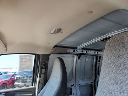 Used 2015 Chevrolet Express 2500 RWD image 11