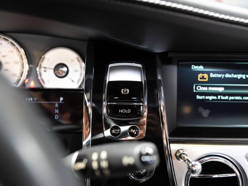 Used 2020 Rolls-Royce Dawn image 79