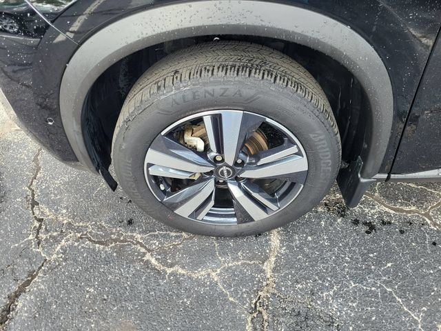 Used 2023 Nissan Rogue SL w/ SL Premium Package FWD image 5
