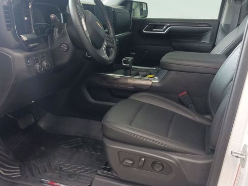 Used 2024 Chevrolet Silverado 1500 LTZ AWD/4WD image 4