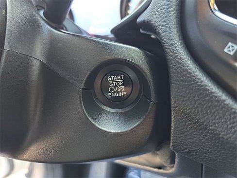 Used 2019 Jeep Compass Latitude image 27