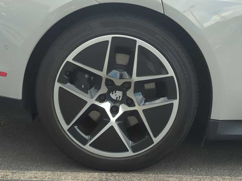 Used 2025 Porsche Taycan image 13