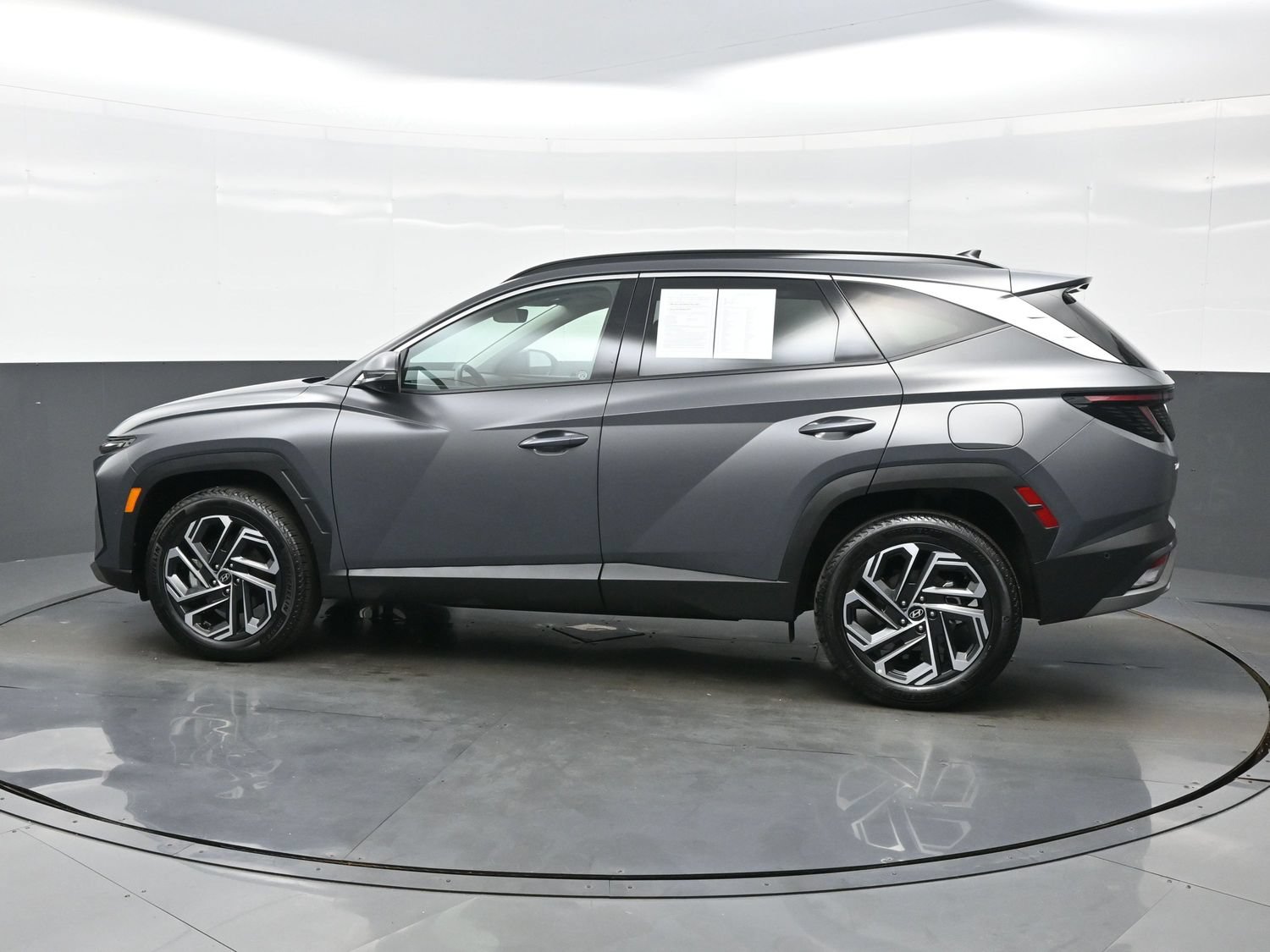 Certified 2026 Hyundai Tucson Limited AWD/4WD image 3