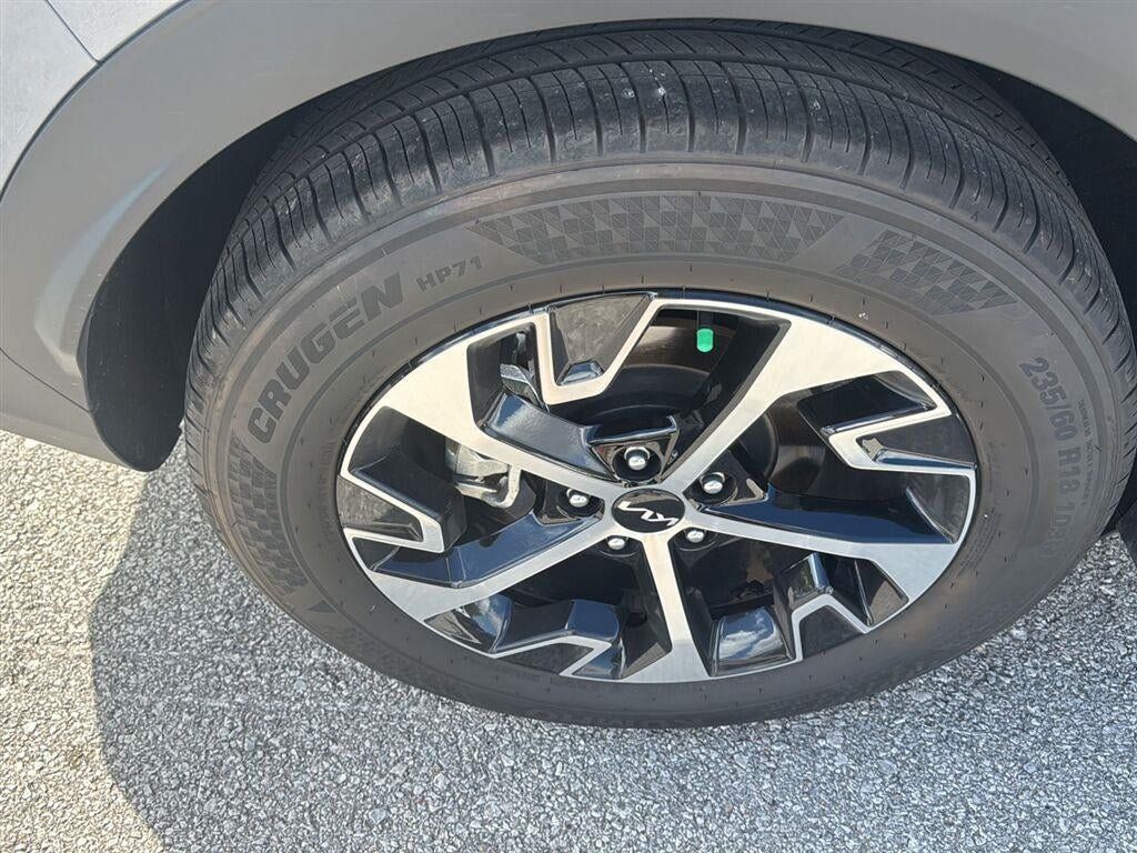 Used 2024 Kia Sportage EX FWD image 12