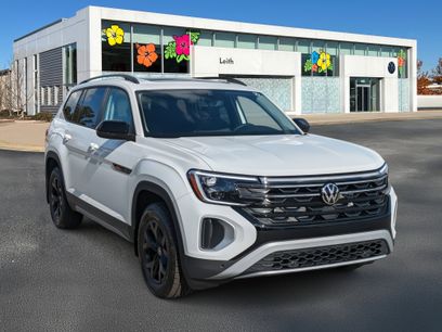 New 2025 Volkswagen Atlas Peak Edition SE