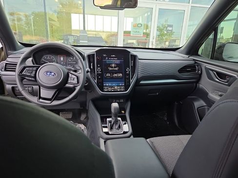 Used 2025 Subaru Forester Premium AWD/4WD image 17