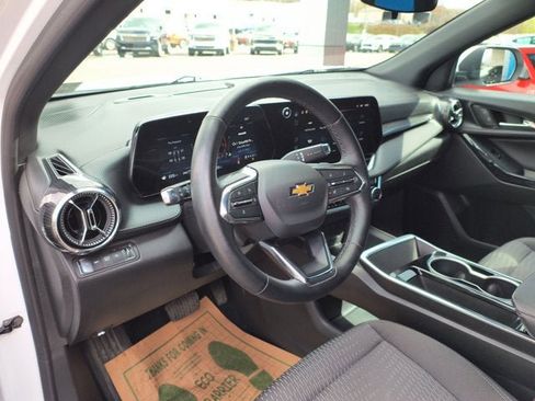 Used 2025 Chevrolet Equinox LT AWD/4WD image 10