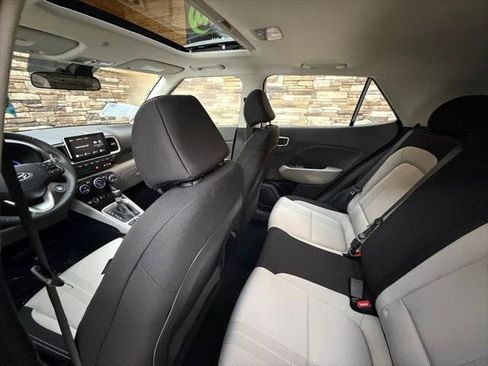 New 2026 Hyundai Venue SEL image 18