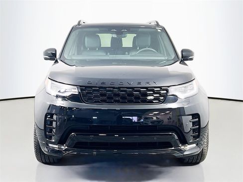 Used 2025 Land Rover Discovery Dynamic SE image 2