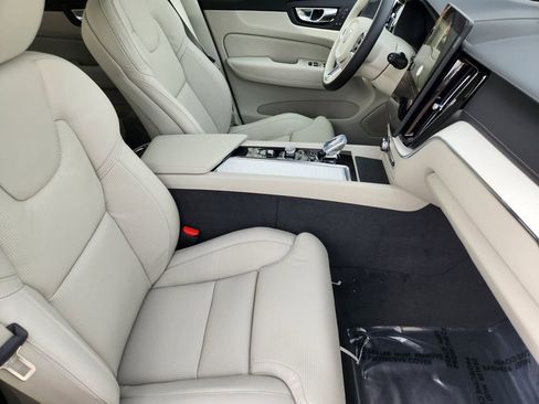 New 2026 Volvo XC60 B5 Ultra w/ Protection Package Premier image 4