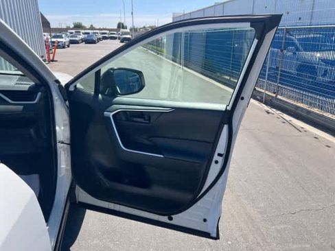 Used 2022 Toyota RAV4 LE FWD image 22