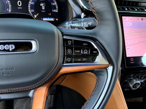 Used 2025 Jeep Grand Cherokee L Summit image 18