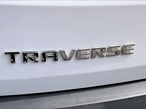 Used 2021 Chevrolet Traverse LT FWD image 10