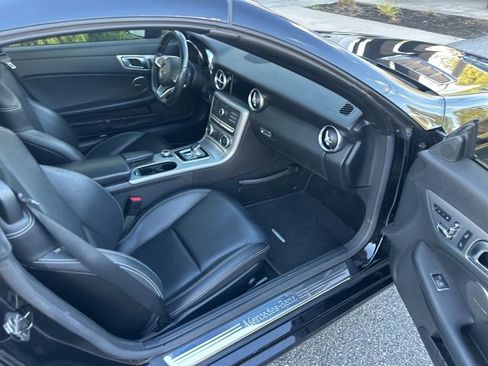 Used 2018 Mercedes-Benz SLC 300 image 10