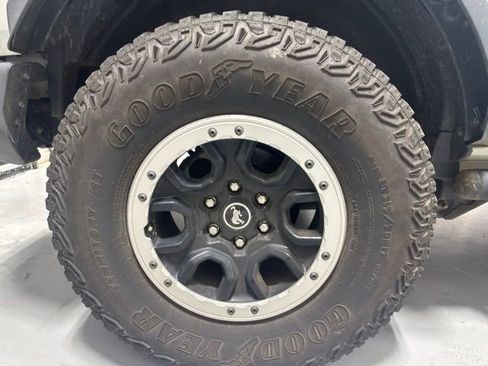 Used 2023 Ford Bronco Big Bend w/ Sasquatch Package AWD/4WD image 6