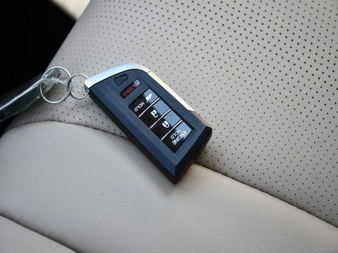 Used 2026 Acura MDX SH-AWD w/ Technology Package image 21