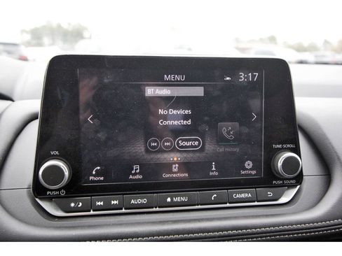 Used 2024 Nissan Rogue SV w/ SV Premium Package image 25