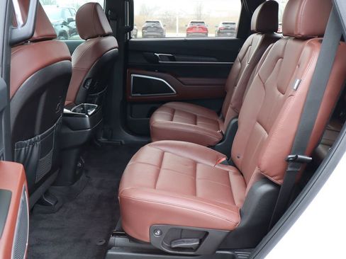 Used 2024 Kia Telluride EX w/ EX Captain's Chair Package image 41