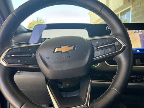 Used 2025 Chevrolet Equinox LT FWD image 28