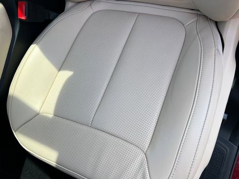 Used 2024 Jeep Grand Cherokee Limited w/ Luxury Tech Group II image 13