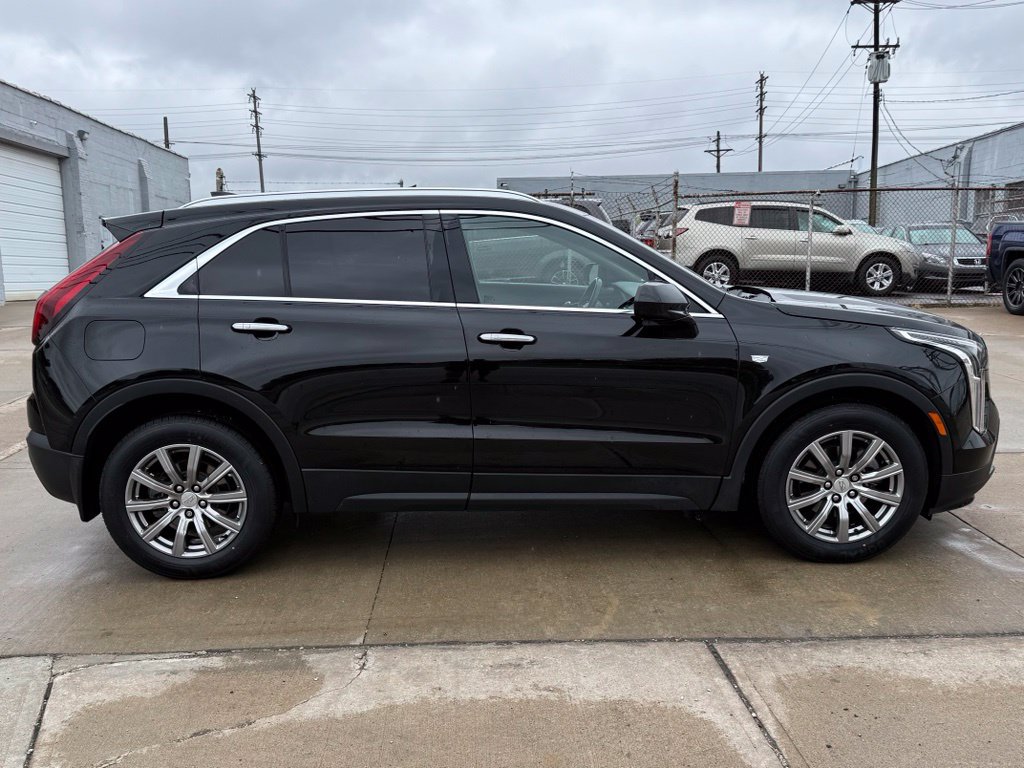 Used 2019 Cadillac XT4 Luxury w/ Cold Weather Package AWD/4WD image 5