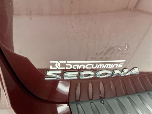 Used 2016 Kia Sedona LX image 26