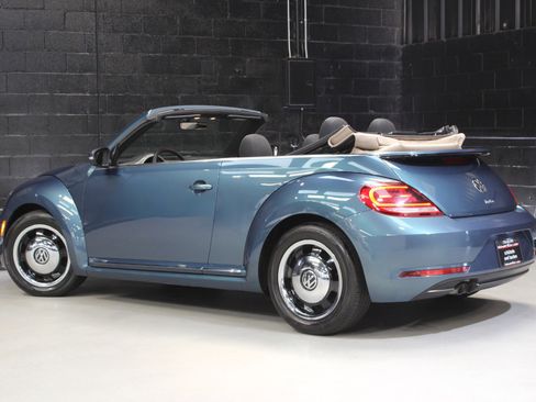 Used 2018 Volkswagen Beetle 2.0T S image 14