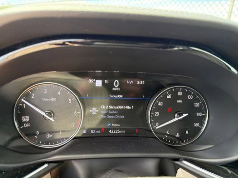 Used 2022 Buick Envision Avenir w/ Premium Seat Package FWD image 9
