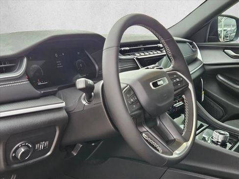 New 2026 Jeep Grand Cherokee L 4WD image 3