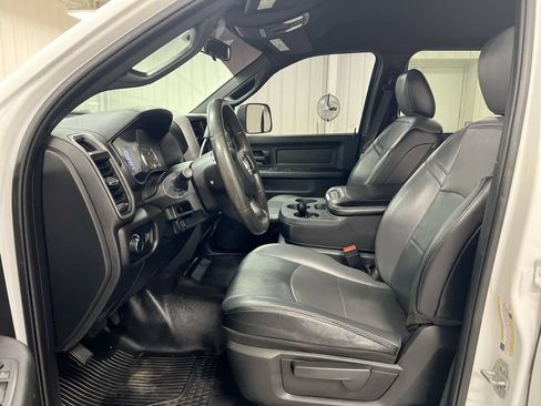 Used 2021 RAM 5500 Tradesman w/ Chrome Appearance Group AWD/4WD image 13