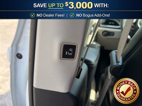 Used 2023 Chrysler Pacifica Touring-L image 20