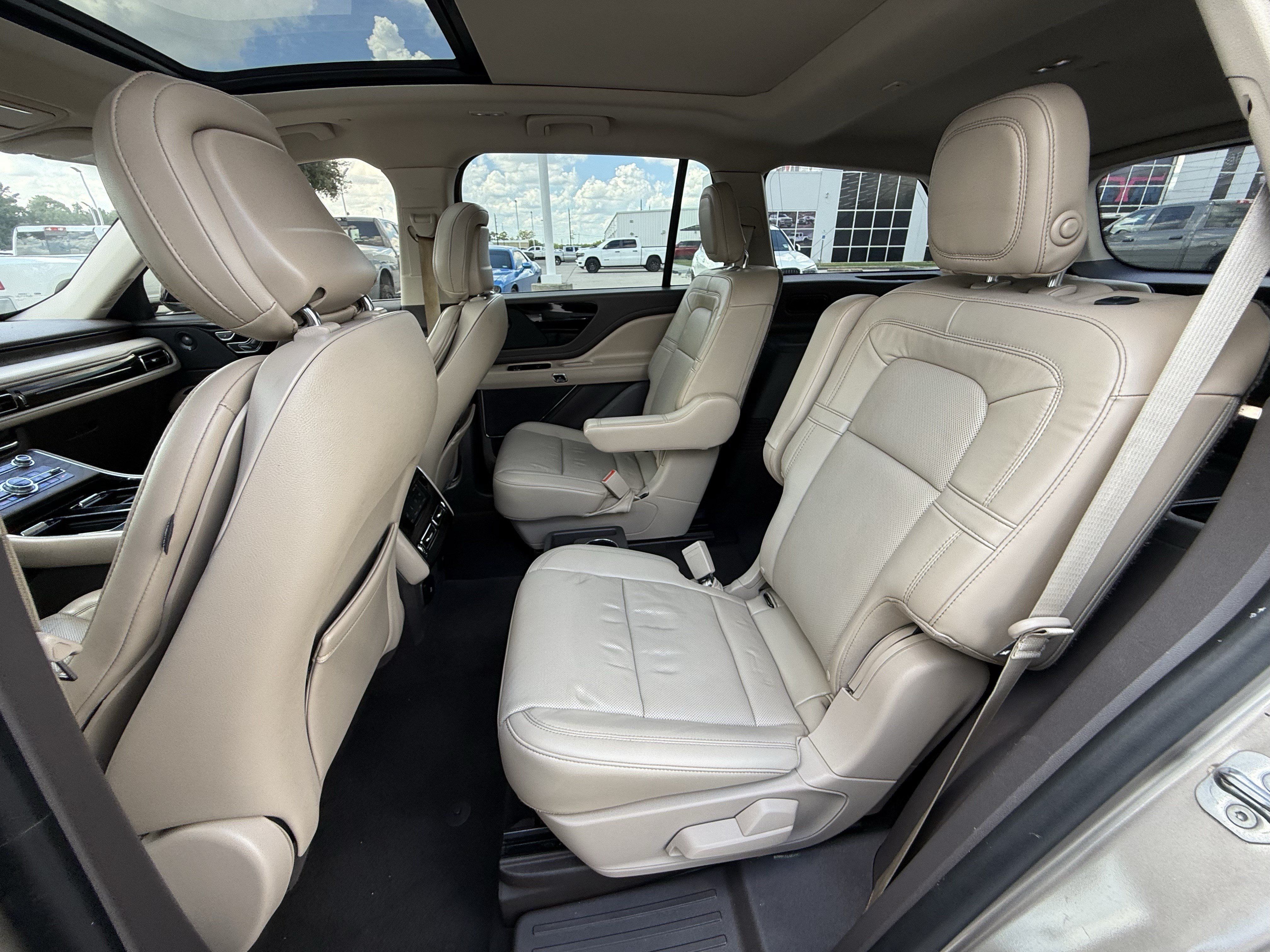 Used 2020 Lincoln Aviator Reserve w/ Equipment Group 201A AWD/4WD image 29
