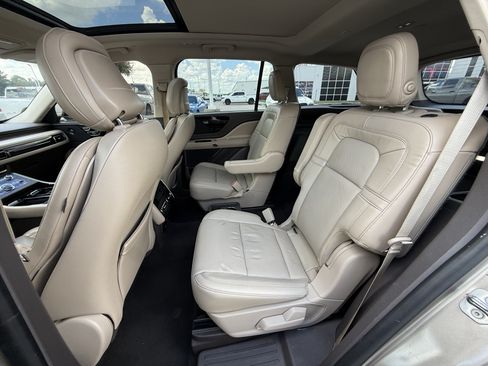 Used 2020 Lincoln Aviator Reserve w/ Equipment Group 201A AWD/4WD image 29