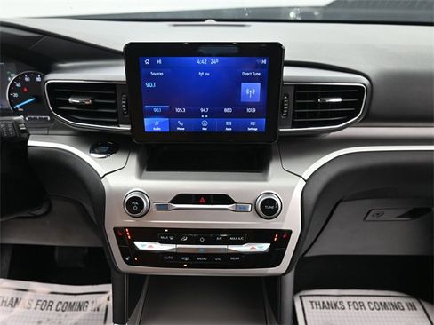 Used 2022 Ford Explorer XLT w/ Equipment Group 202A image 18
