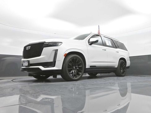 Used 2024 Cadillac Escalade Sport Platinum w/ LPO, ONYX Package AWD/4WD image 43