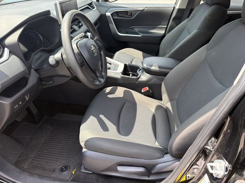 Certified 2025 Toyota RAV4 LE AWD/4WD image 19