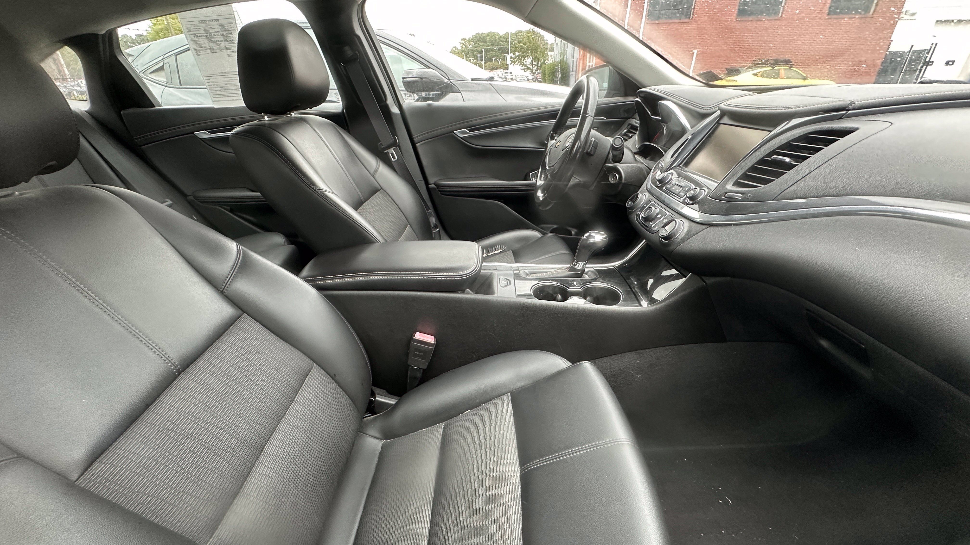 Used 2017 Chevrolet Impala LT FWD image 8