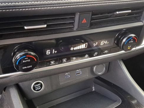 Used 2023 Nissan Rogue SV AWD/4WD image 16