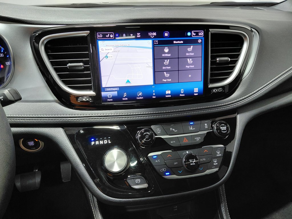 Certified 2026 Chrysler Pacifica Limited w/ S Appearance Package FWD image 38