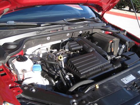 Used 2016 Volkswagen Jetta SE image 13