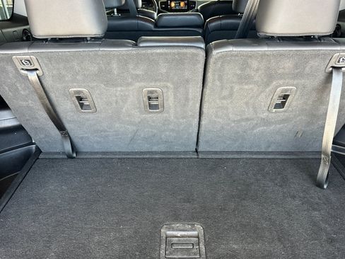 Used 2021 Honda Pilot Touring image 17