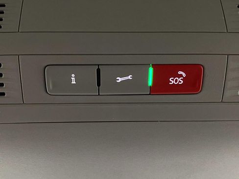 New 2026 Volkswagen Taos SE image 24