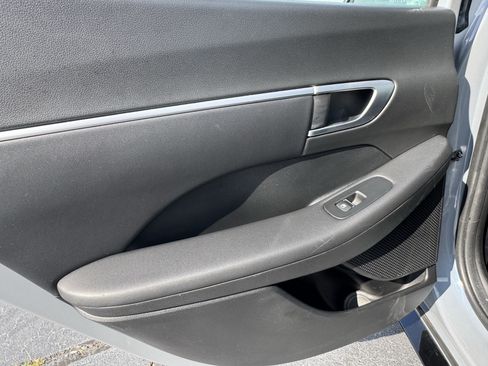Used 2025 Hyundai Sonata SEL FWD image 23