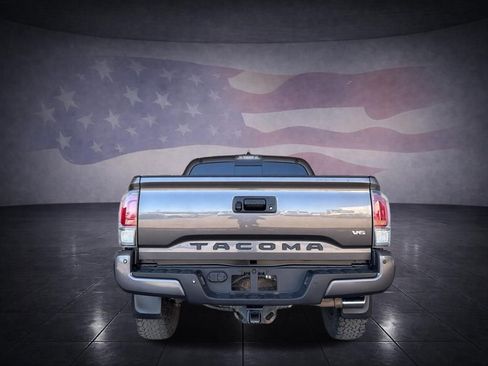 Used 2020 Toyota Tacoma TRD Off-Road w/ Technology Package AWD/4WD image 4