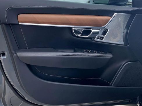 Used 2017 Volvo S90 T6 Inscription w/ Vision Package image 19
