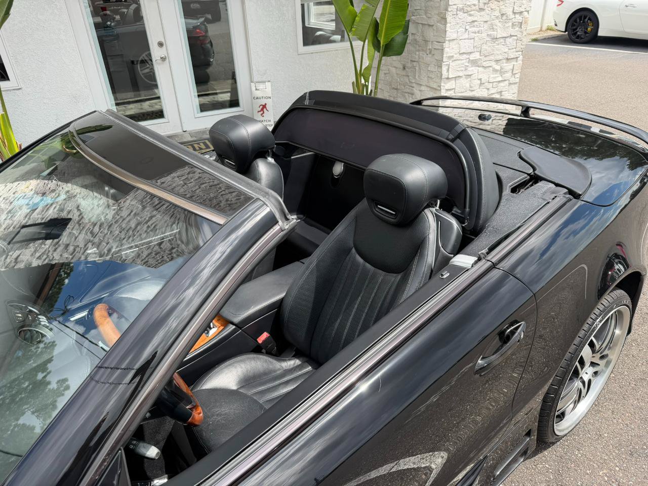 Used 2011 Mercedes-Benz SL 550 image 10