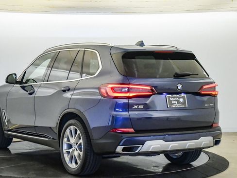 Certified 2022 BMW X5 sDrive40i w/ Luxury Seating Package RWD image 2