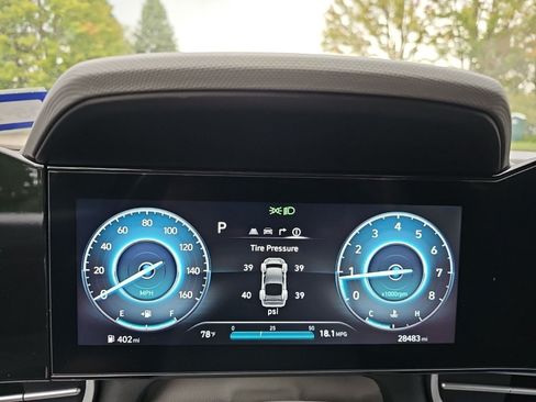 Used 2025 Hyundai Elantra SEL FWD image 24